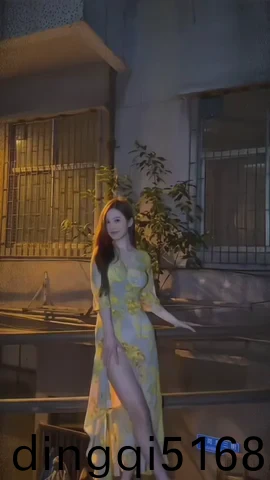 检票员用下面检票按尺寸上车