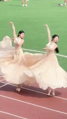 甘雨从尿道口挤出白色脓图片
