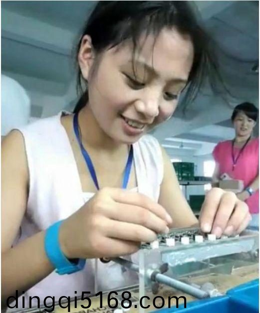 两座雪白玉峰弹跳而出图文